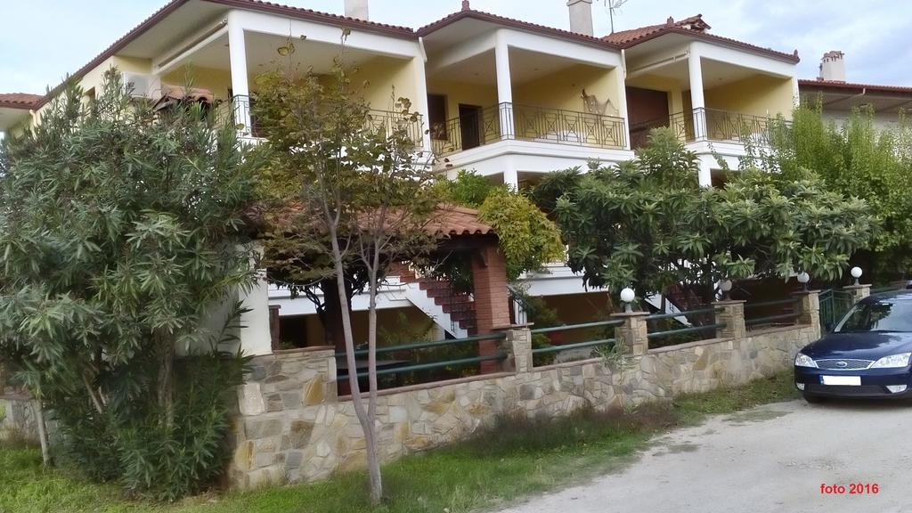 Natalia'S Apartments Никити Екстериор снимка