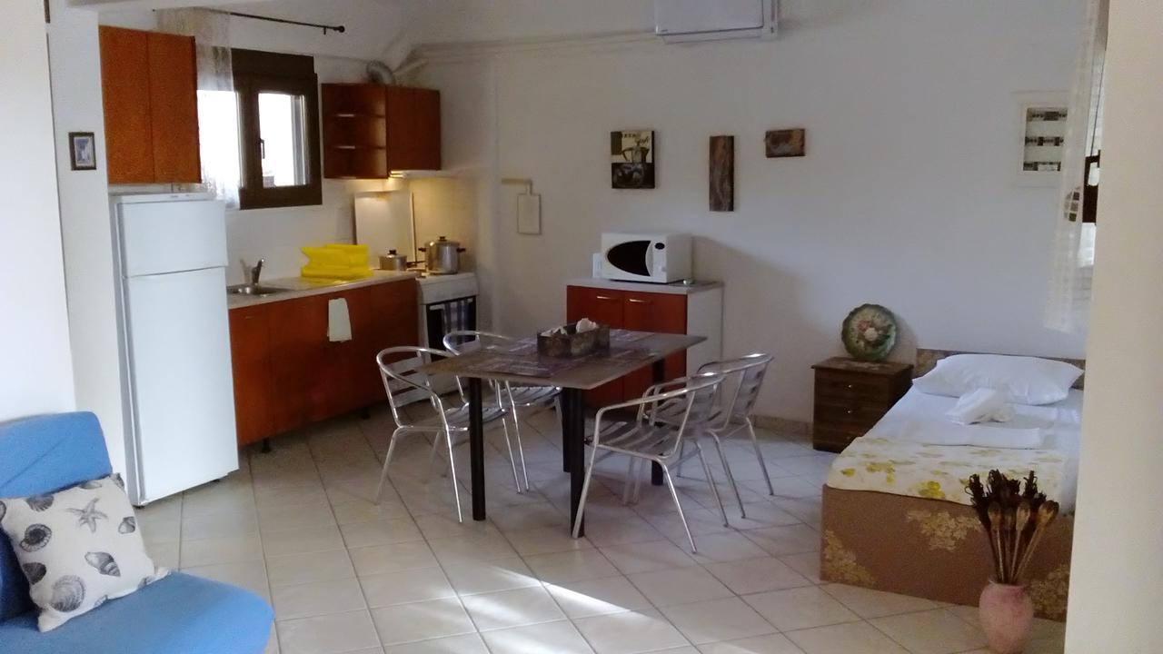 Natalia'S Apartments Никити Екстериор снимка